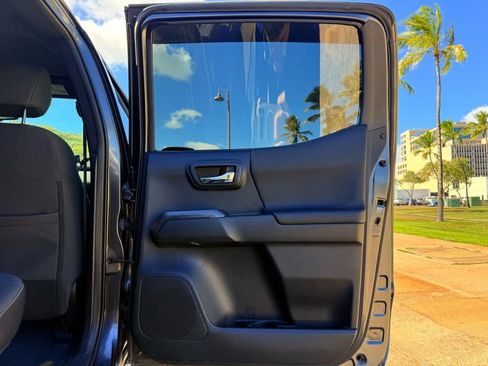 Used 2016 Toyota Tacoma SR5 image 16