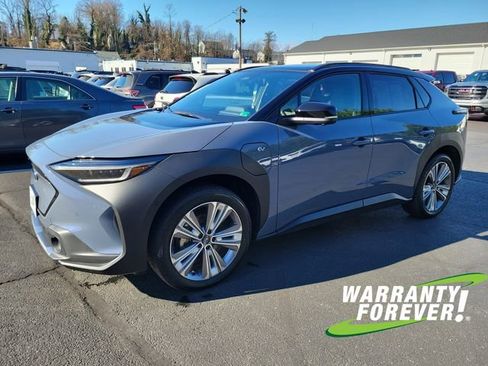 Used 2023 Subaru Solterra AWD image 3