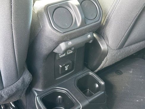 Used 2019 Jeep Wrangler Unlimited Sahara w/ Uconnect 4C Nav & Sound Group image 11