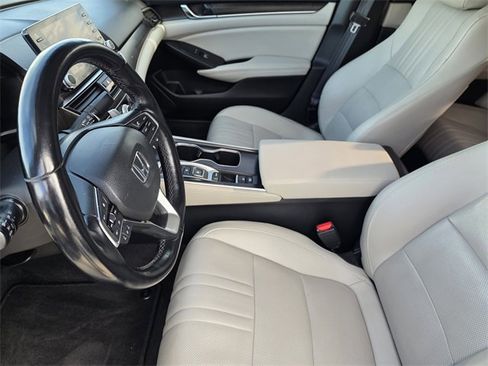 Used 2020 Honda Accord Touring image 10