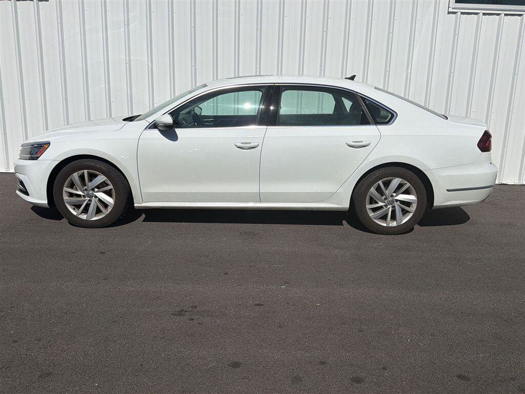 Used 2018 Volkswagen Passat 2.0T SE FWD image 7