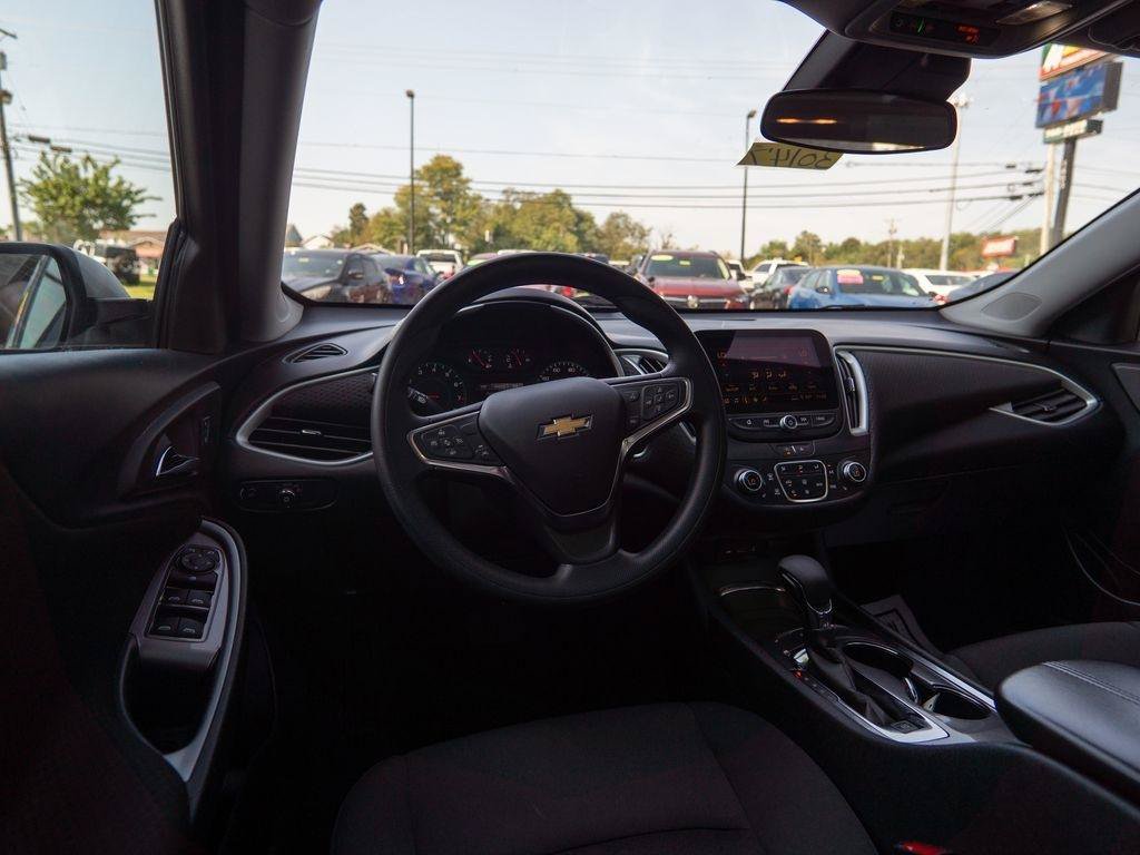 Used 2024 Chevrolet Malibu LT FWD image 12