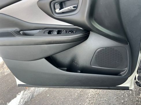 Used 2021 Nissan Murano S image 10