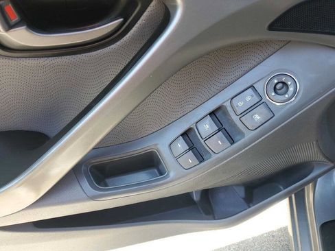 Used 2013 Hyundai Elantra Limited FWD image 12