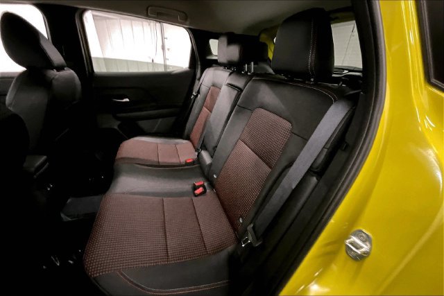 New 2026 Nissan Kicks SR w/ Cold Weather Package FWD image 11