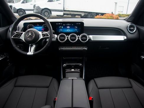 Certified 2025 Mercedes-Benz GLB 250 4MATIC image 36