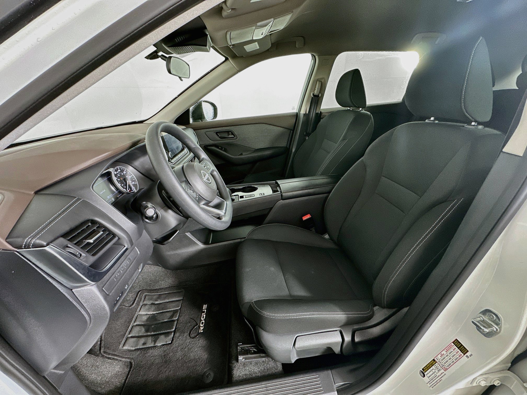 Used 2023 Nissan Rogue S FWD image 13