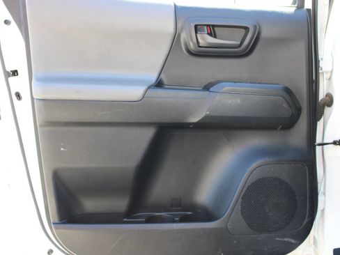 Used 2020 Toyota Tacoma SR AWD/4WD image 23