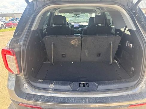 Used 2023 Ford Explorer XLT w/ Equipment Group 202A AWD/4WD image 19