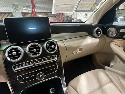 Used 2017 Mercedes-Benz C 300 4MATIC Sedan image 13