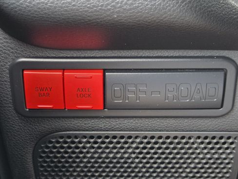 Used 2017 Jeep Wrangler Unlimited Rubicon AWD/4WD image 19