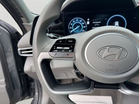 Used 2024 Hyundai Elantra SEL image 21