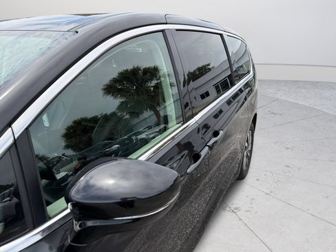 Used 2024 Chrysler Pacifica Limited FWD image 38