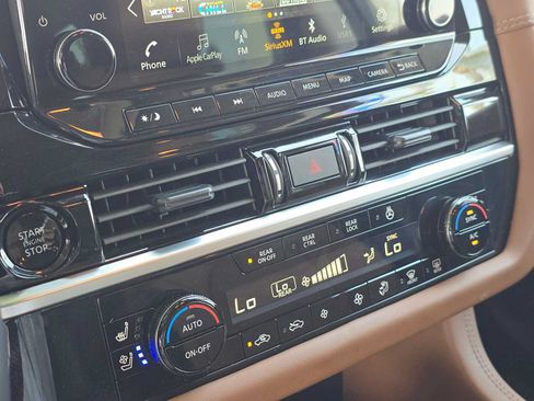 Used 2025 Nissan Pathfinder Platinum AWD/4WD image 34