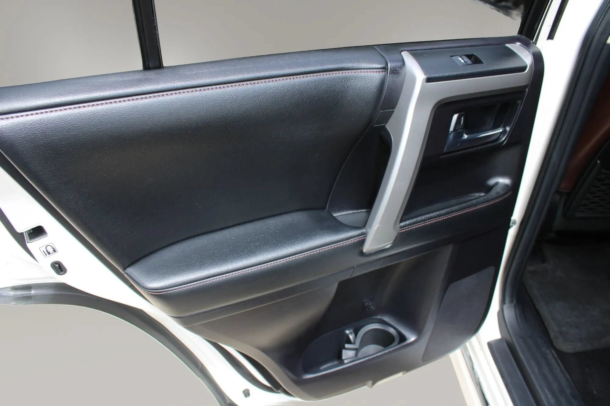 Used 2014 Toyota 4Runner Limited AWD/4WD image 17
