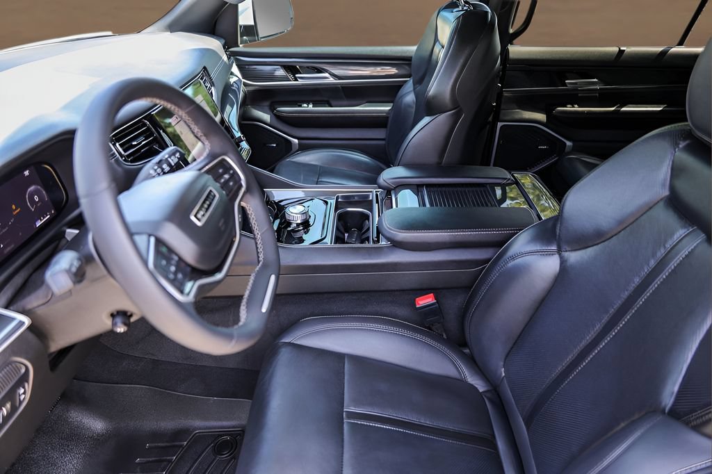 Used 2022 Jeep Wagoneer Series I w/ Convenience Group I RWD image 9