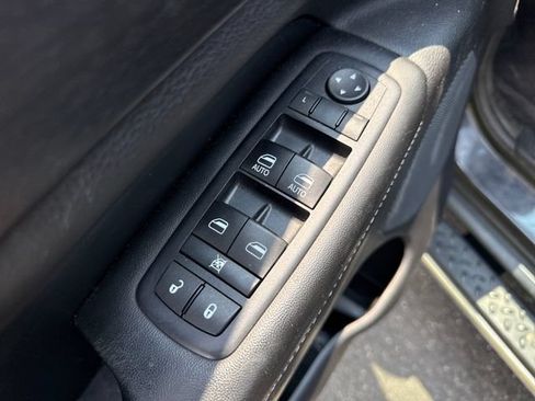 Used 2016 Jeep Grand Cherokee Laredo w/ Quick Order Package 23E AWD/4WD image 23
