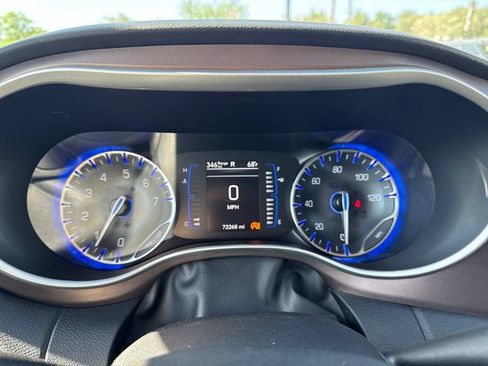 Used 2022 Chrysler Voyager LX FWD image 39