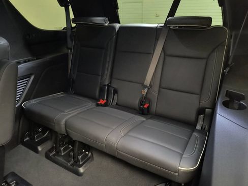 Used 2025 Chevrolet Tahoe Premier AWD/4WD image 21