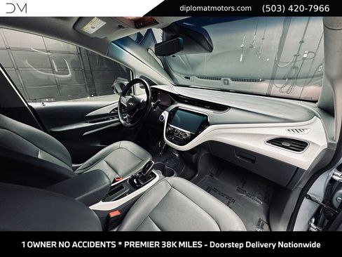 Used 2017 Chevrolet Bolt Premier w/ Driver Confidence II Package FWD image 19