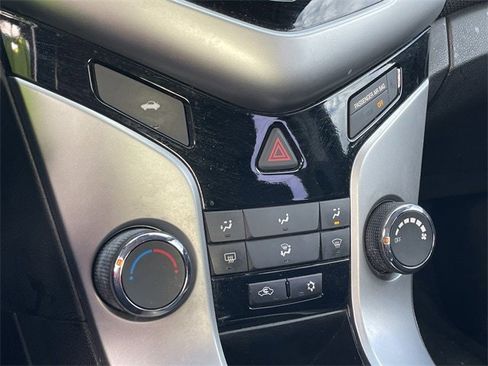 Used 2015 Chevrolet Cruze LT image 19