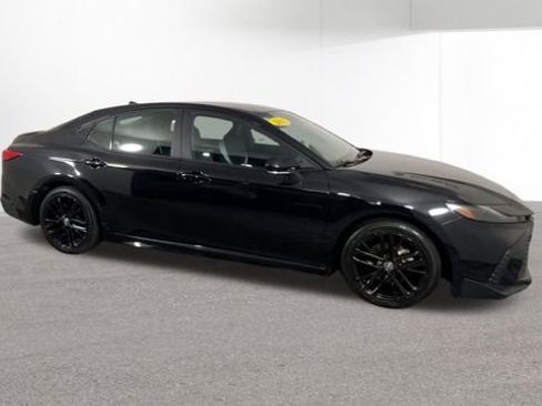 Used 2025 Toyota Camry SE FWD image 10