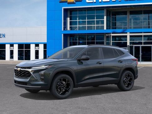 New 2026 Chevrolet Trax LT image 2