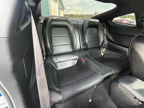 Used 2022 Ford Mustang GT Premium w/ Black Accent Package RWD image 21