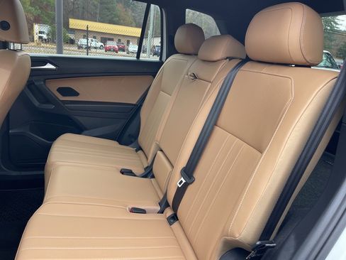 Used 2022 Volkswagen Tiguan SE image 20