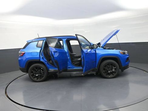 New 2026 Jeep Compass Latitude AWD/4WD image 36