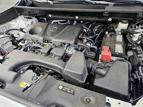 Used 2025 Toyota RAV4 XLE image 19