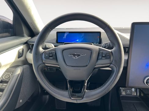 Used 2021 Ford Mustang Mach-E Premium image 12