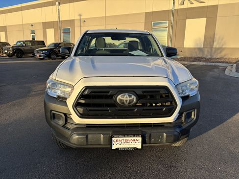 Used 2018 Toyota Tacoma SR image 2