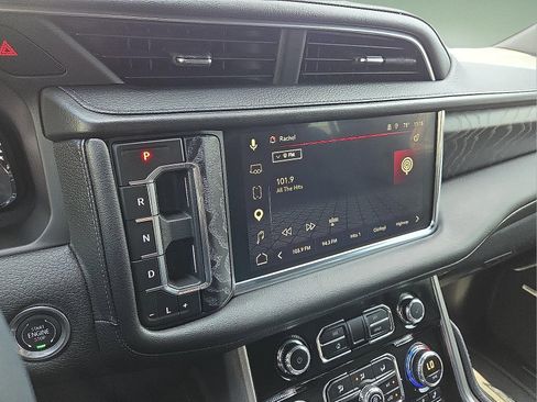 Used 2024 GMC Yukon XL Denali AWD/4WD image 17