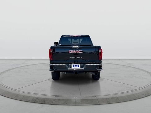 Used 2024 GMC Sierra 2500 Denali w/ Technology Package AWD/4WD image 7