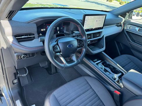 Used 2025 Ford Explorer ST-Line w/ ST-Line Street Pack AWD/4WD image 15