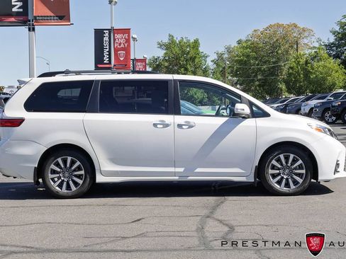 Used 2020 Toyota Sienna Limited FWD image 22