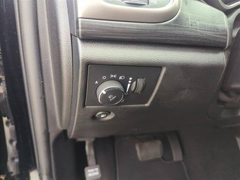 Used 2019 Jeep Grand Cherokee Altitude RWD image 22