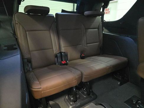 Used 2025 Chevrolet Tahoe High Country image 7