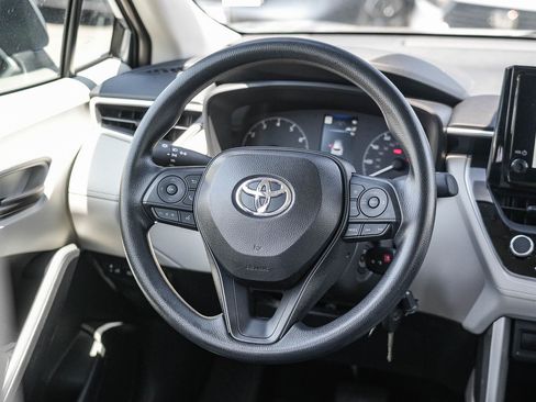 Used 2025 Toyota Corolla Cross L FWD image 18