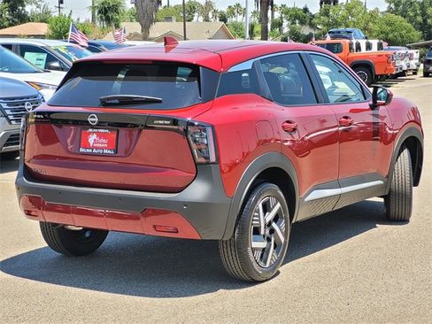 New 2025 Nissan Kicks SV image 4