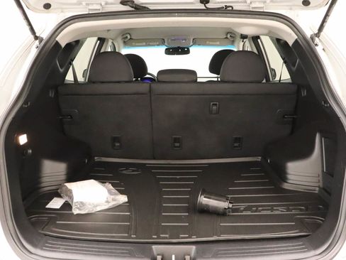Used 2013 Hyundai Tucson GL FWD image 17