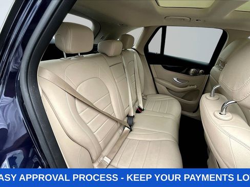 Used 2021 Mercedes-Benz GLC 300 4MATIC image 32