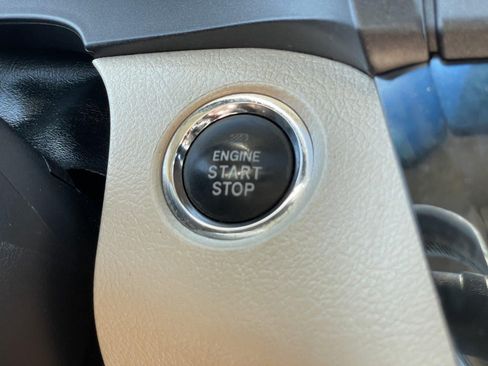 Used 2015 Toyota Sienna XLE Premium FWD image 28