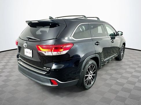 Used 2018 Toyota Highlander SE AWD/4WD image 11