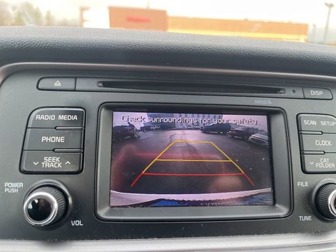 Used 2017 Kia Optima LX image 9