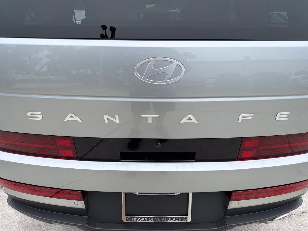 Used 2024 Hyundai Santa Fe Limited FWD image 10