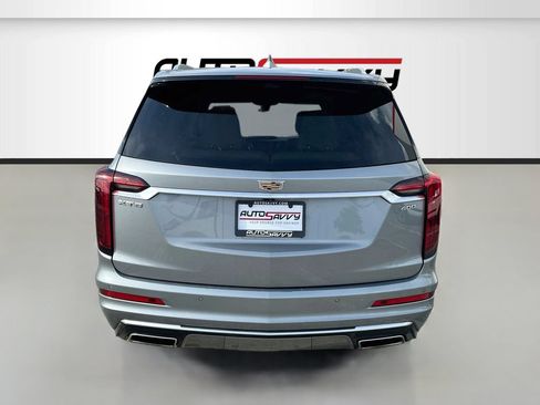 Used 2024 Cadillac XT6 Premium Luxury w/ Technology Package FWD image 6