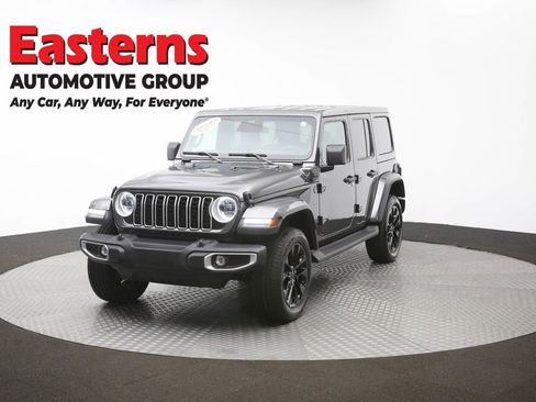 Used 2025 Jeep Wrangler Unlimited Sahara AWD/4WD image 50