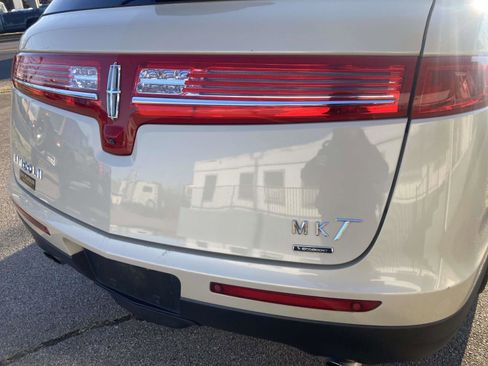 Used 2016 Lincoln MKT AWD w/ Equipment Group 201A image 4
